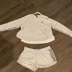 ADIDAS Gray two toned lightweight set. Athleisure long sleeve top and shorts.